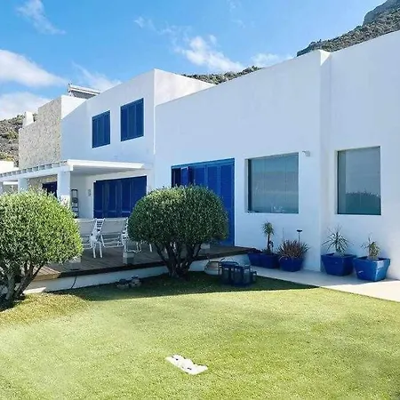 Villa Itaca Vista mar y piscina climatizada Villa *
